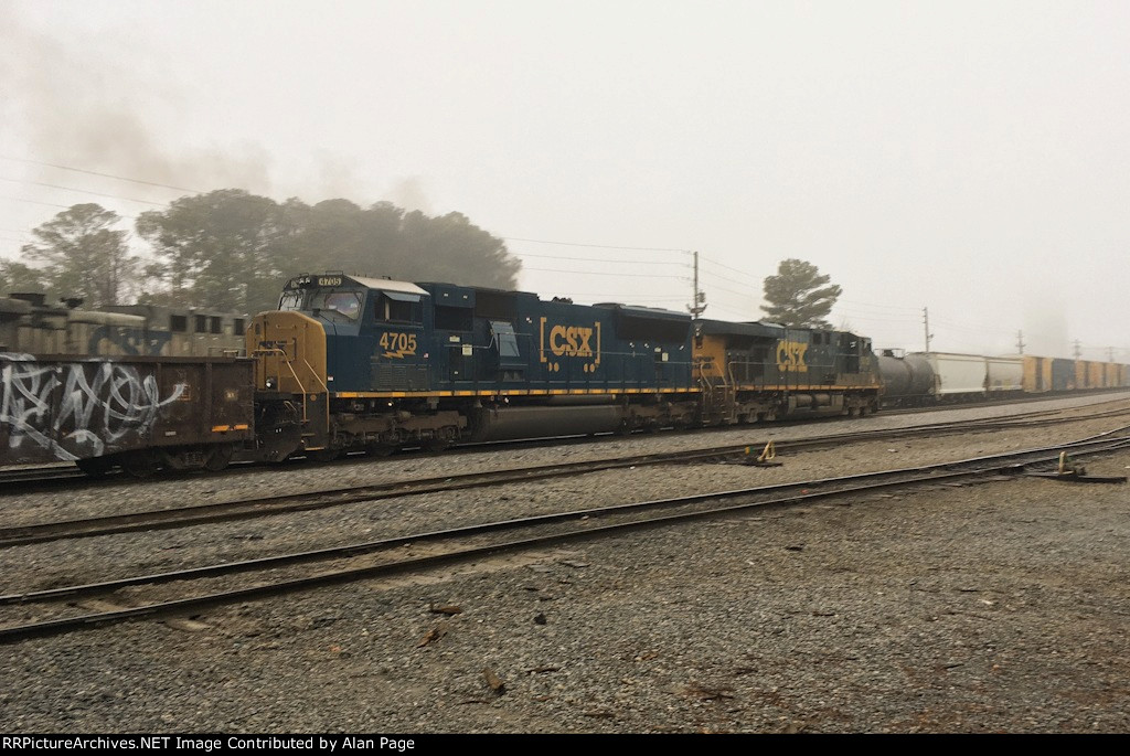 CSX 5312 and 4705